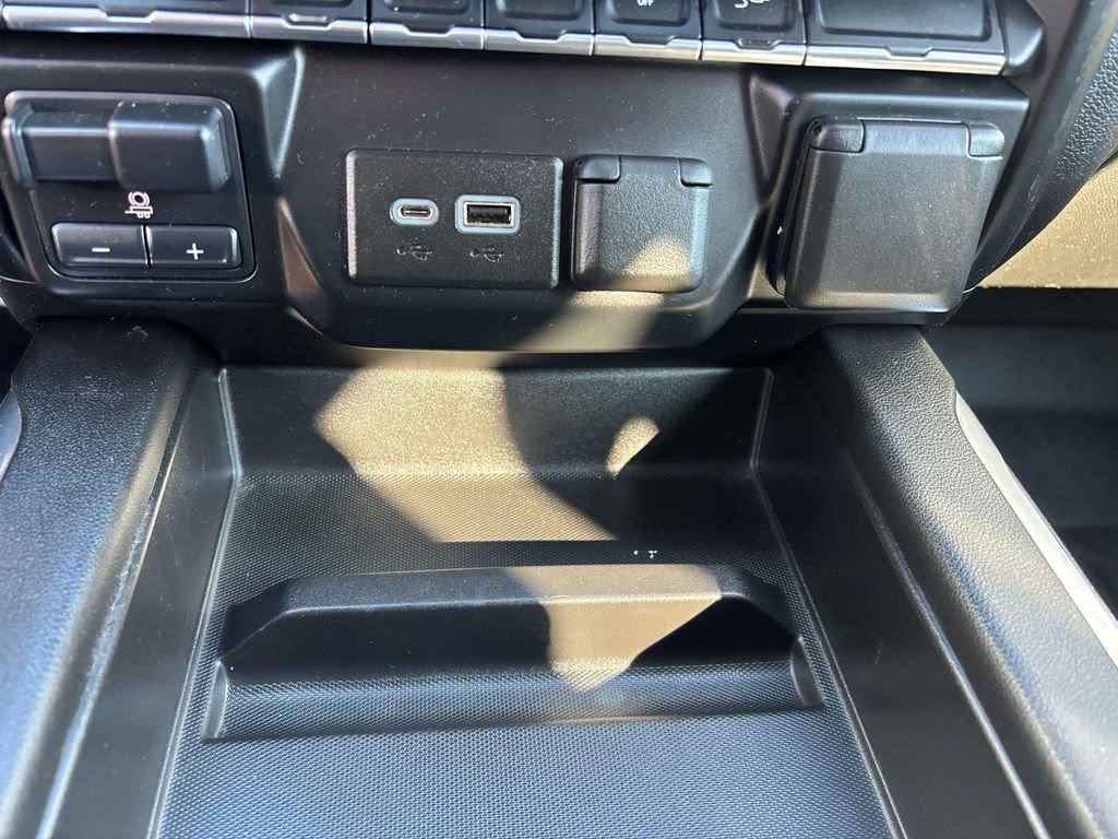 Used 2022 Chevrolet Silverado 2500 LTZ w/ LTZ Convenience Package image 20