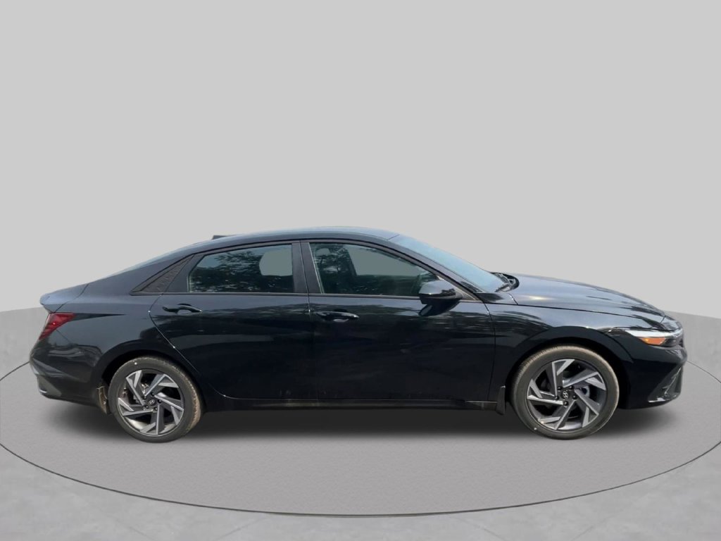 Used 2025 Hyundai Elantra Sport FWD image 27