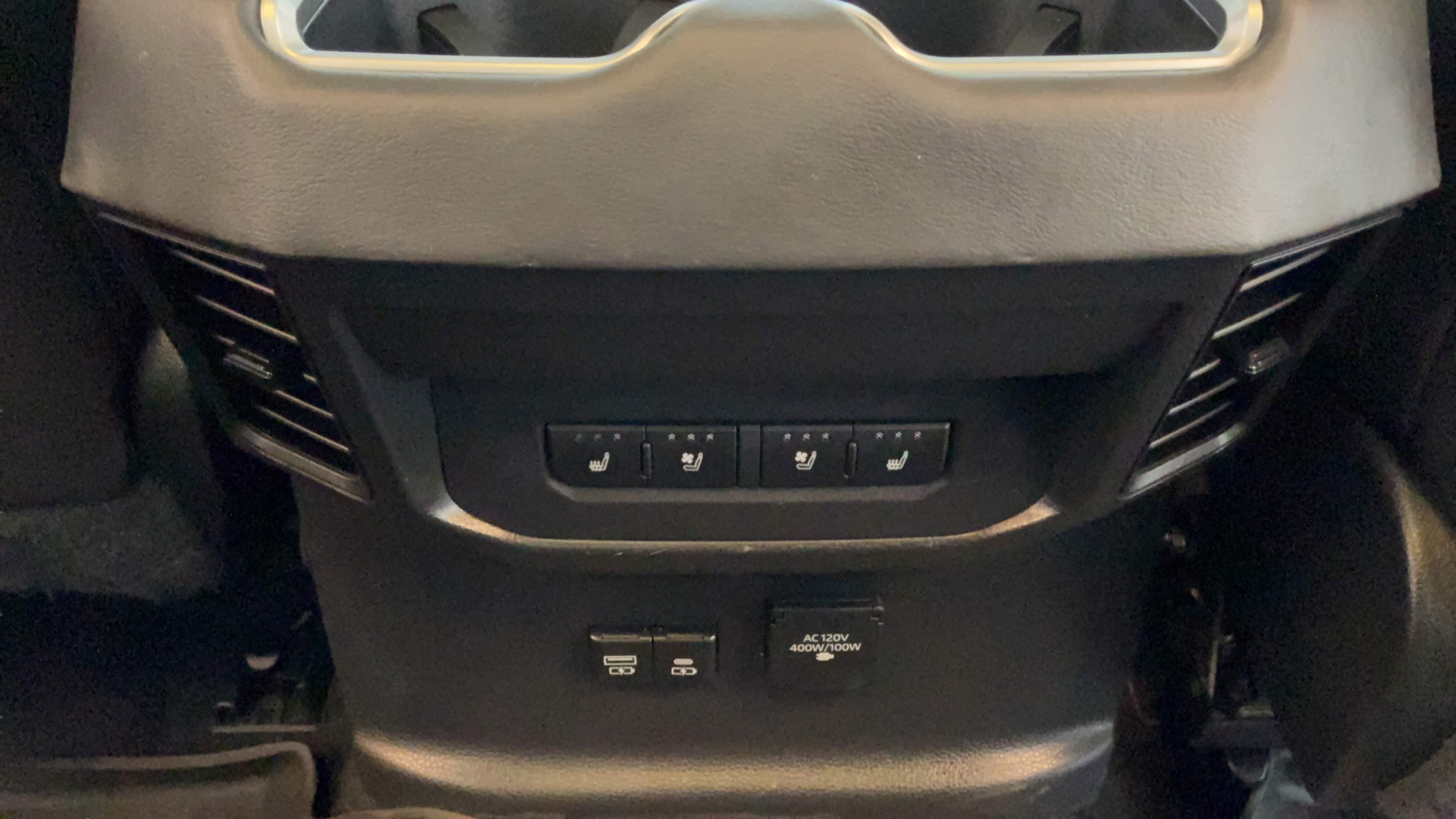 Used 2024 Toyota Tundra Platinum AWD/4WD image 40