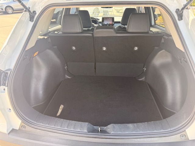Used 2022 Toyota Corolla Cross XLE FWD image 17
