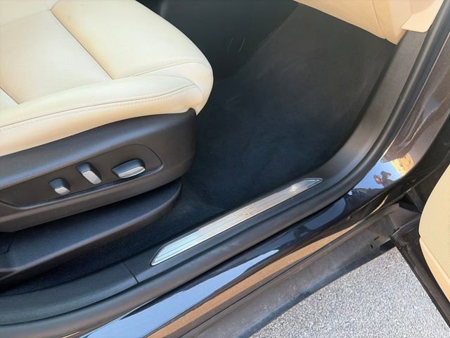 Used 2018 Cadillac XT5 Luxury w/ Driver Awareness Package image 44