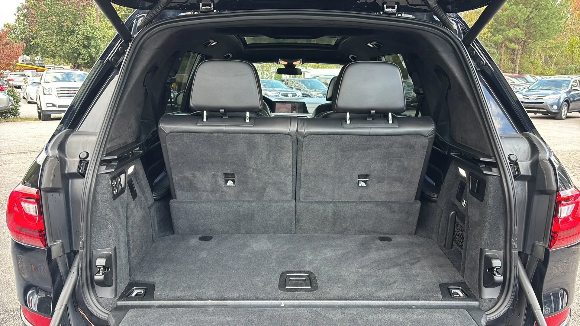 Used 2020 BMW X7 xDrive40i w/ M Sport Package image 23