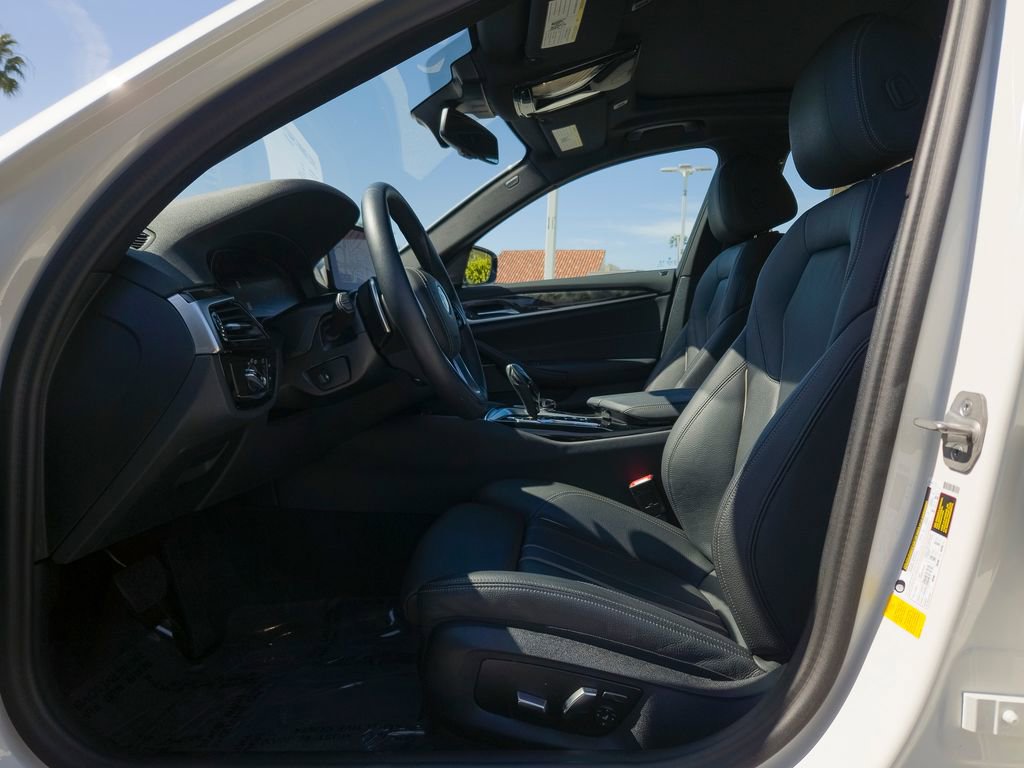 Used 2023 BMW 540i w/ Executive Package image 8