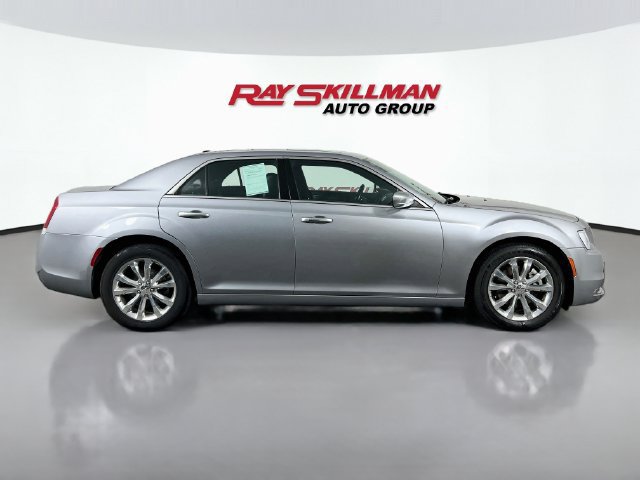 Used 2015 Chrysler 300 C Platinum AWD/4WD image 8