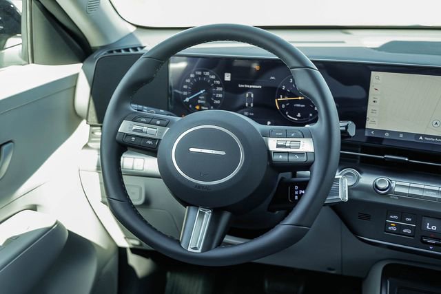 New 2024 Hyundai Kona SEL w/ Convenience Package FWD image 16