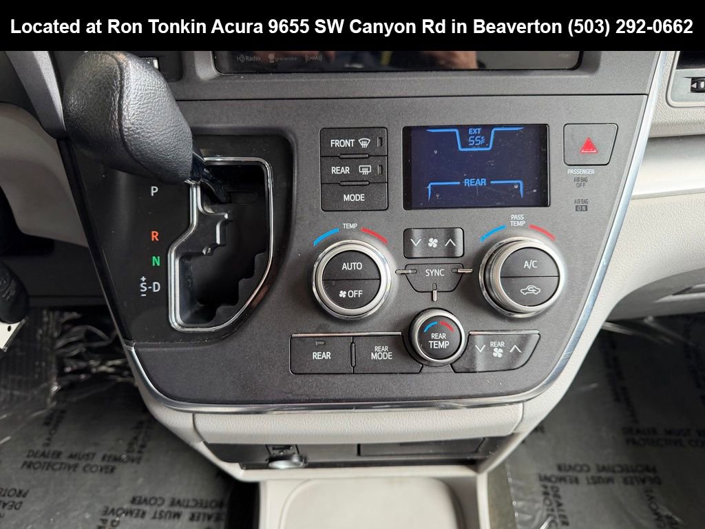 Used 2017 Toyota Sienna LE image 22