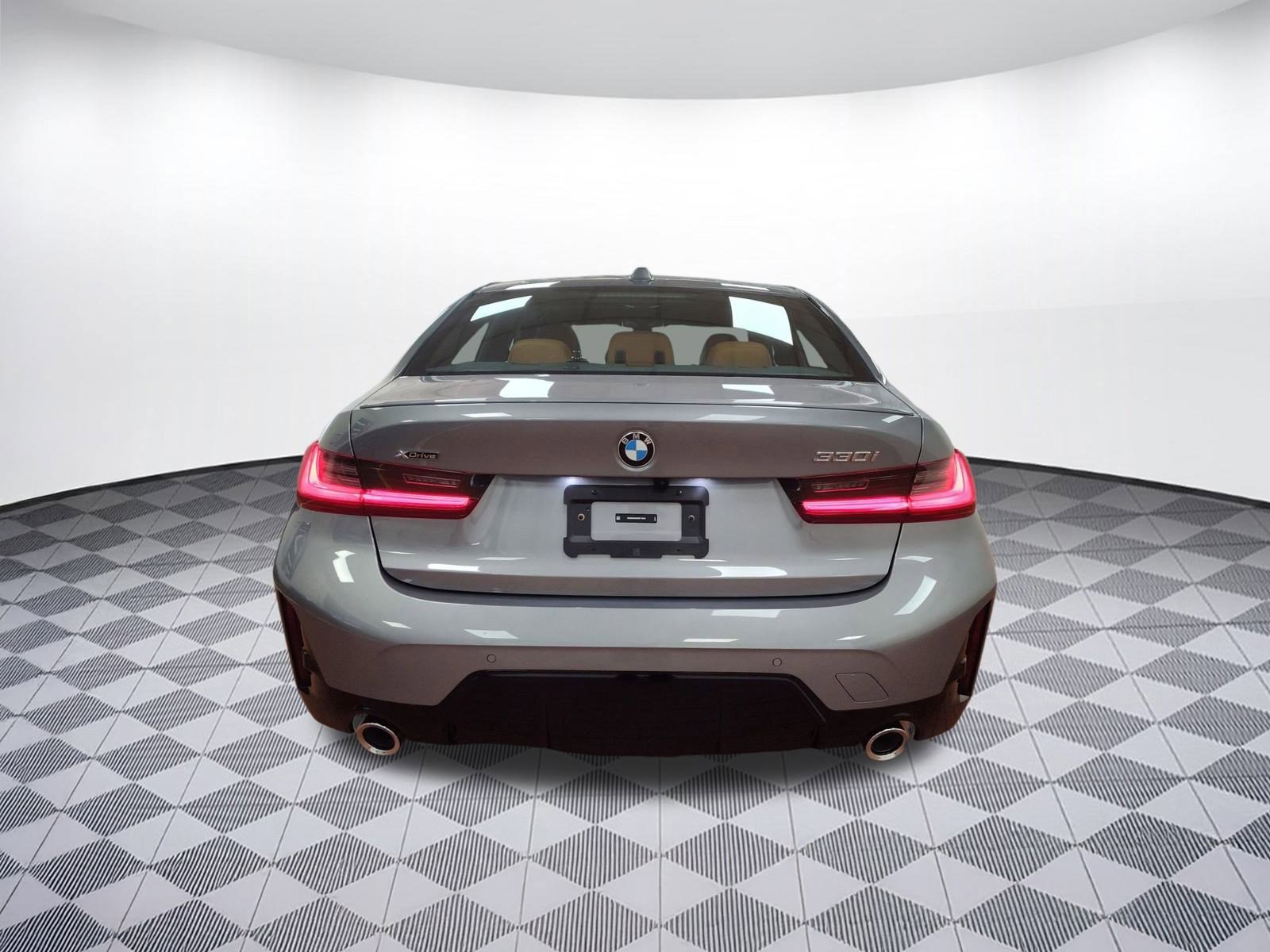 Used 2025 BMW 330i xDrive Sedan w/ M Sport Package AWD/4WD image 10