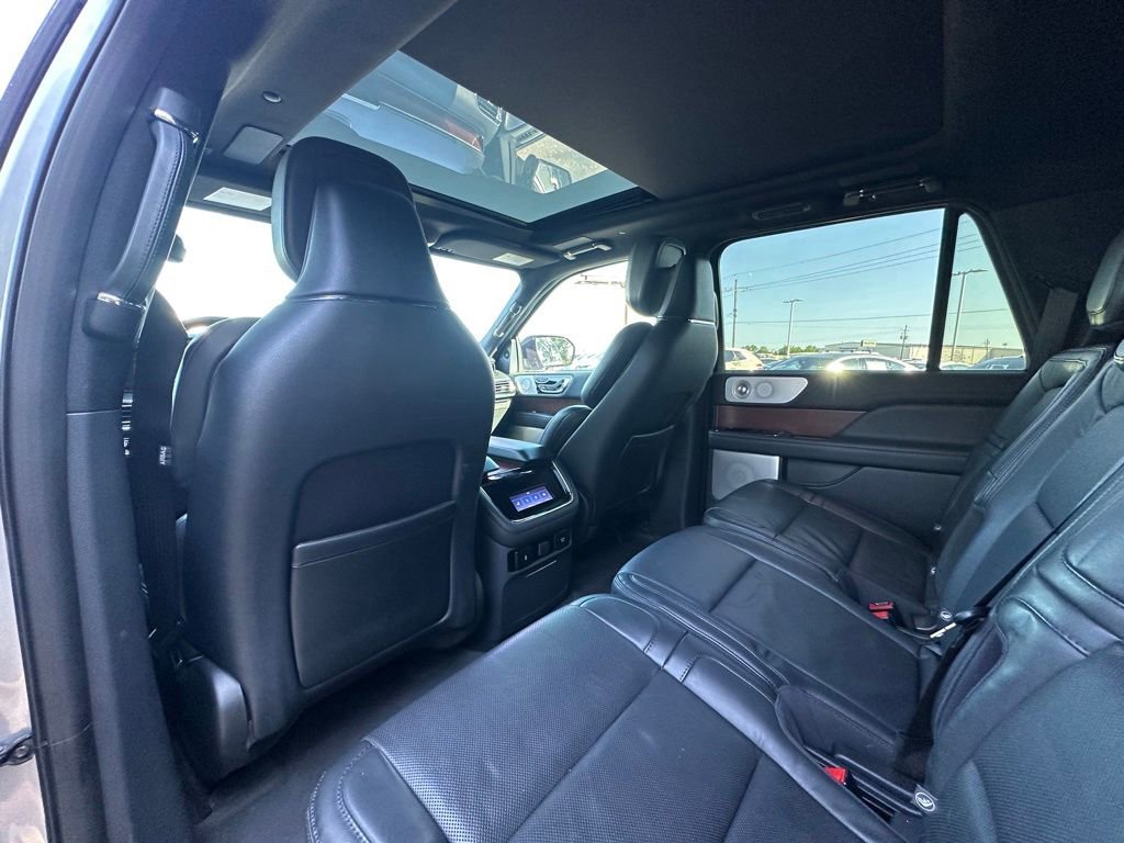 Used 2022 Lincoln Navigator L Reserve RWD image 24