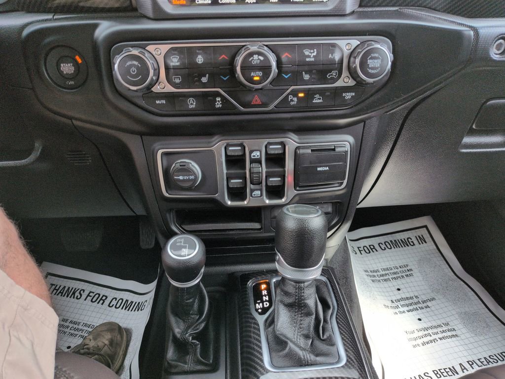 Used 2021 Jeep Gladiator Willys image 18