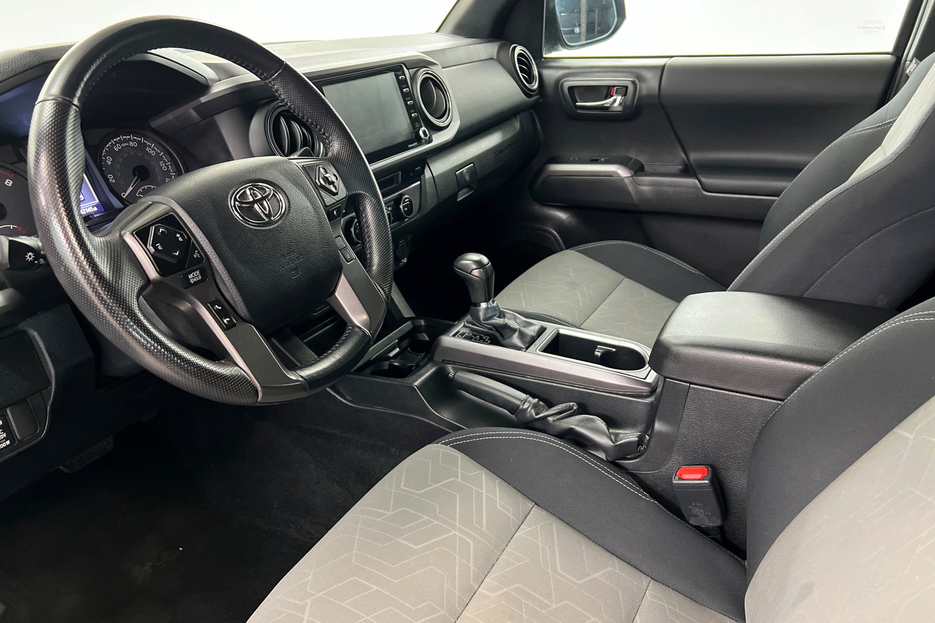 Used 2023 Toyota Tacoma TRD Off-Road image 16