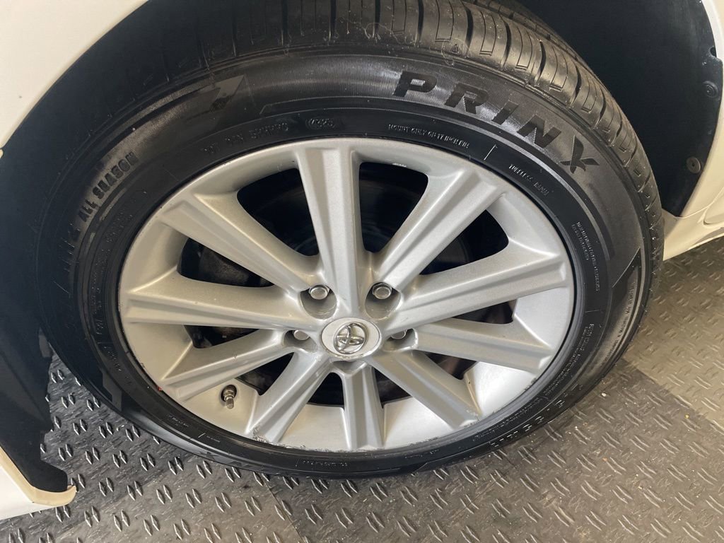 Used 2012 Toyota Camry XLE image 5