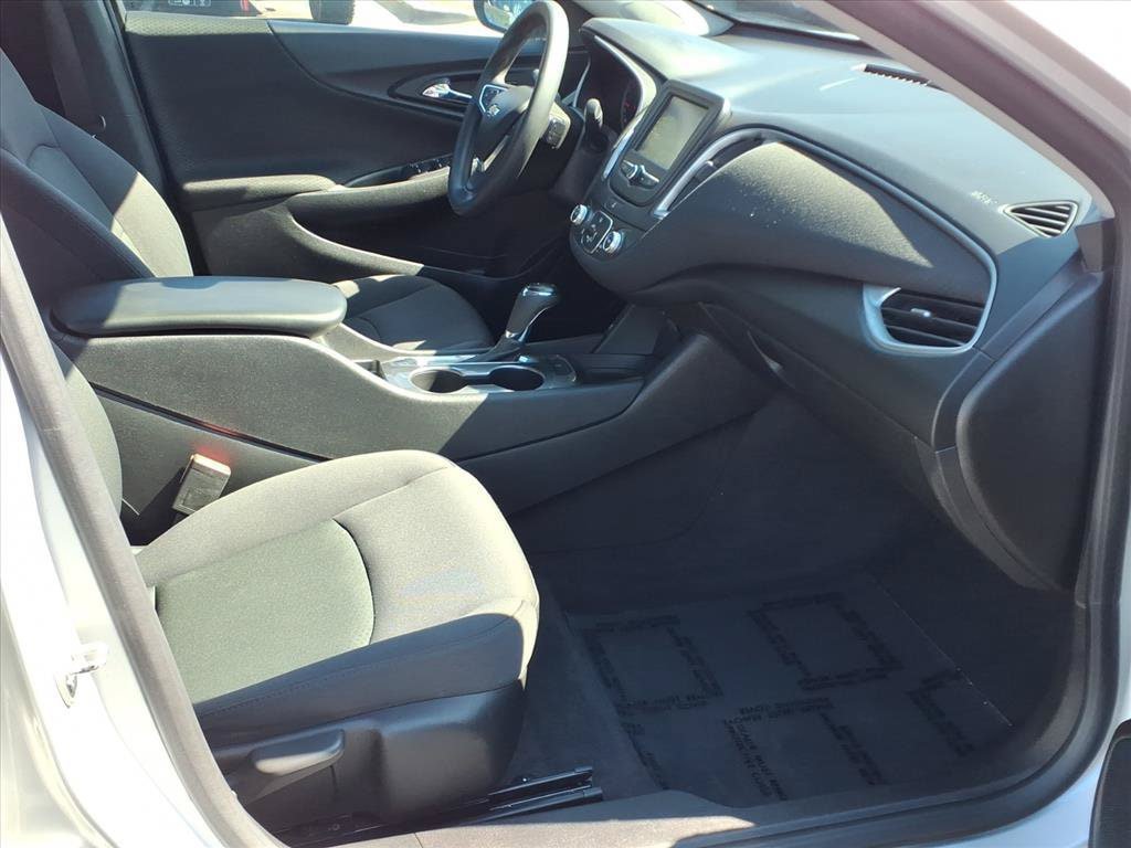Used 2017 Chevrolet Malibu LS FWD image 21