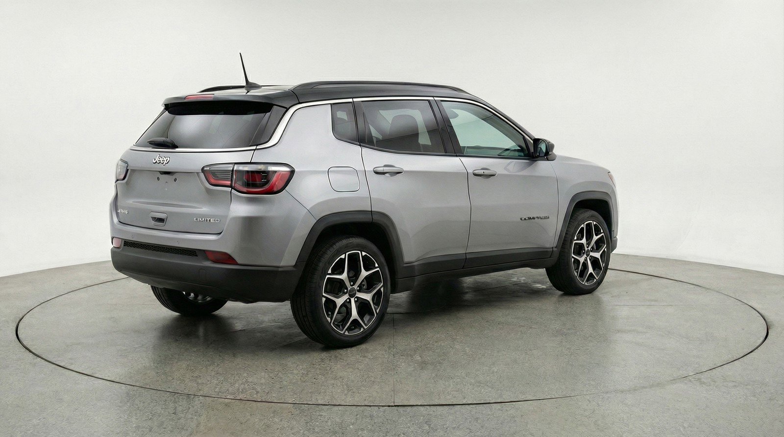 Used 2025 Jeep Compass Limited image 9