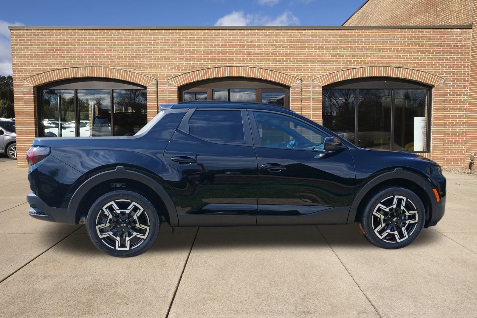 New 2025 Hyundai Santa Cruz Limited image 2