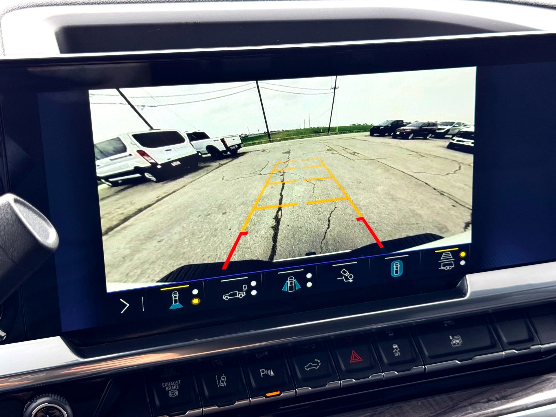 Used 2025 Chevrolet Silverado 2500 LTZ w/ LTZ Convenience Package image 32