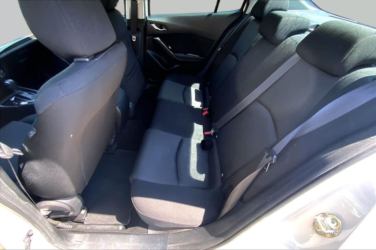 Used 2018 MAZDA MAZDA3 Sport FWD image 20