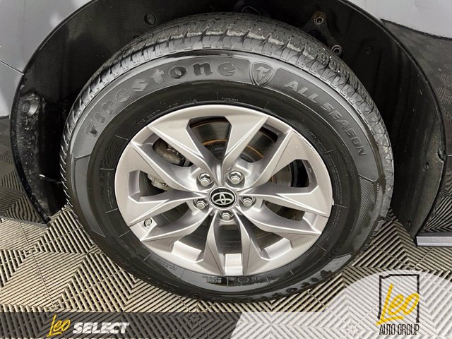 Used 2021 Toyota Sienna XLE FWD image 27