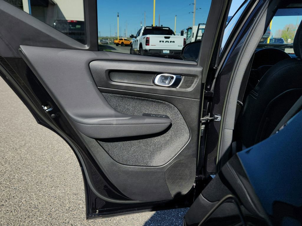 Used 2023 Volvo XC40 Recharge Plus AWD/4WD image 22
