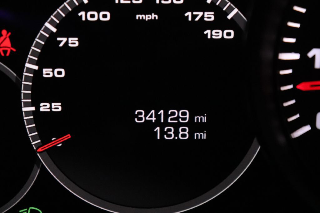 Used 2020 Porsche Panamera image 38