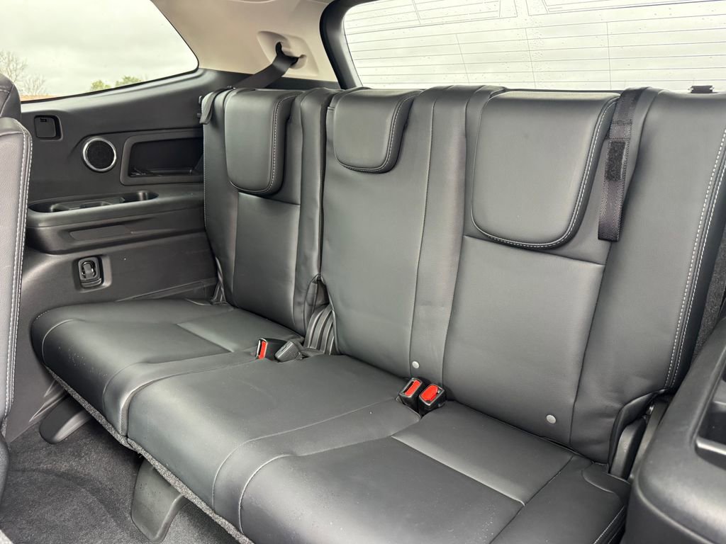 Used 2022 Subaru Ascent Limited w/ Technology Package image 9