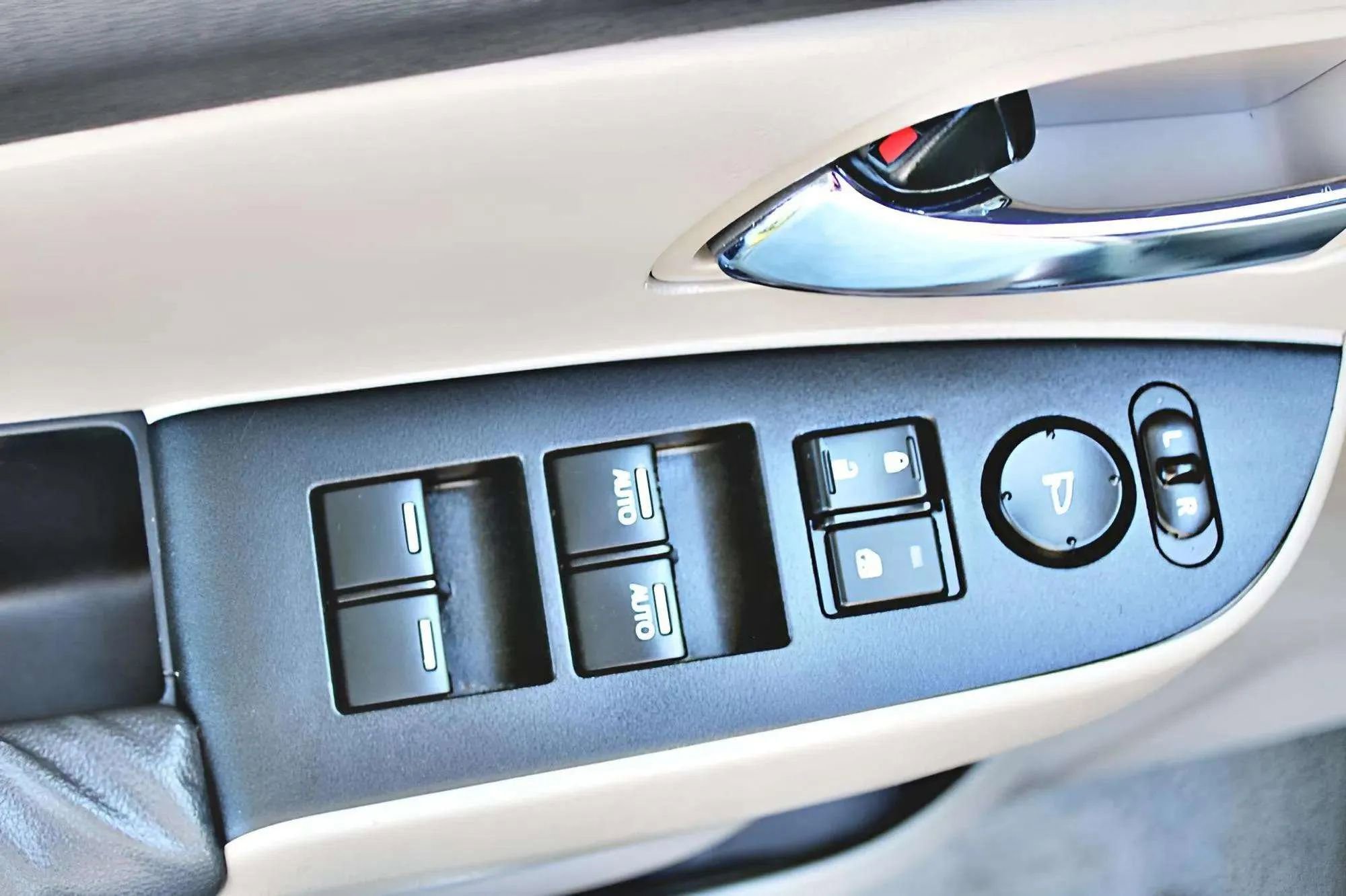 Used 2016 Honda Odyssey LX image 11