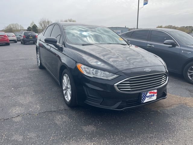 Used 2020 Ford Fusion SE image 3