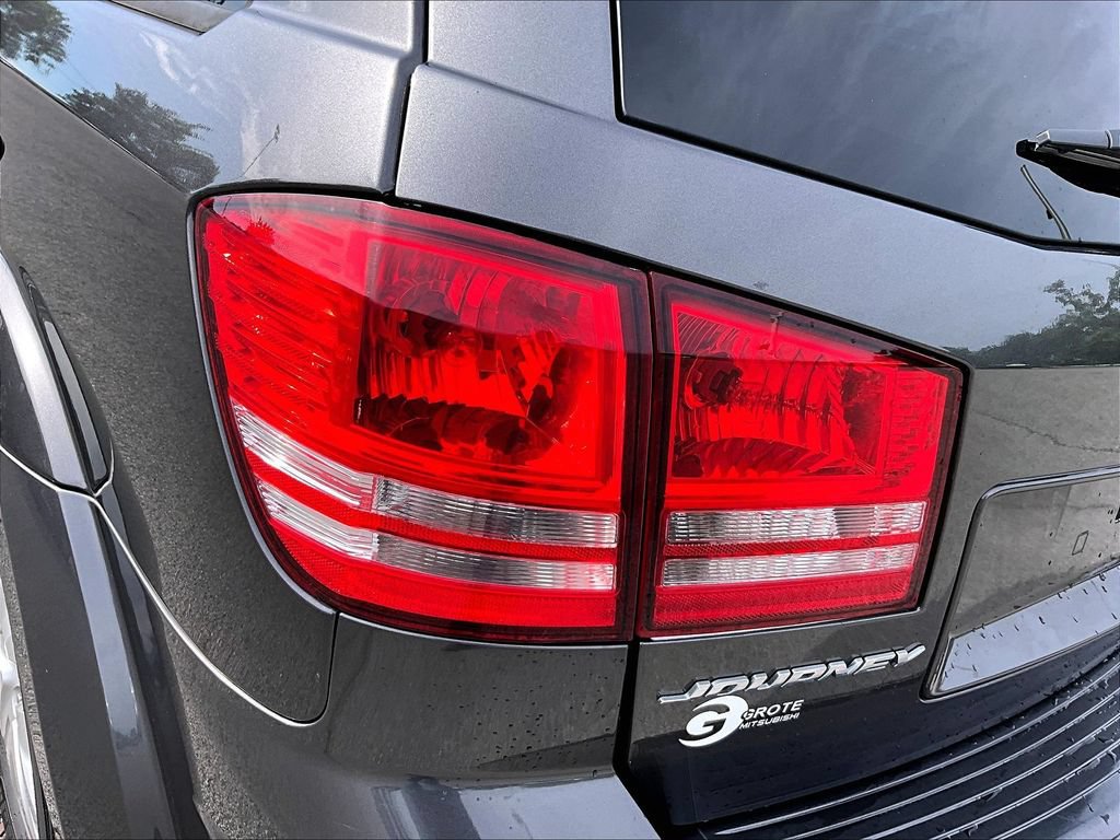 Used 2019 Dodge Journey SE FWD image 32