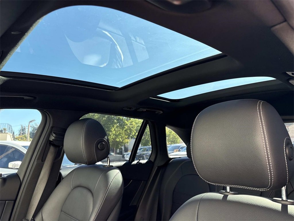 Used 2020 Mercedes-Benz GLC 300 image 16