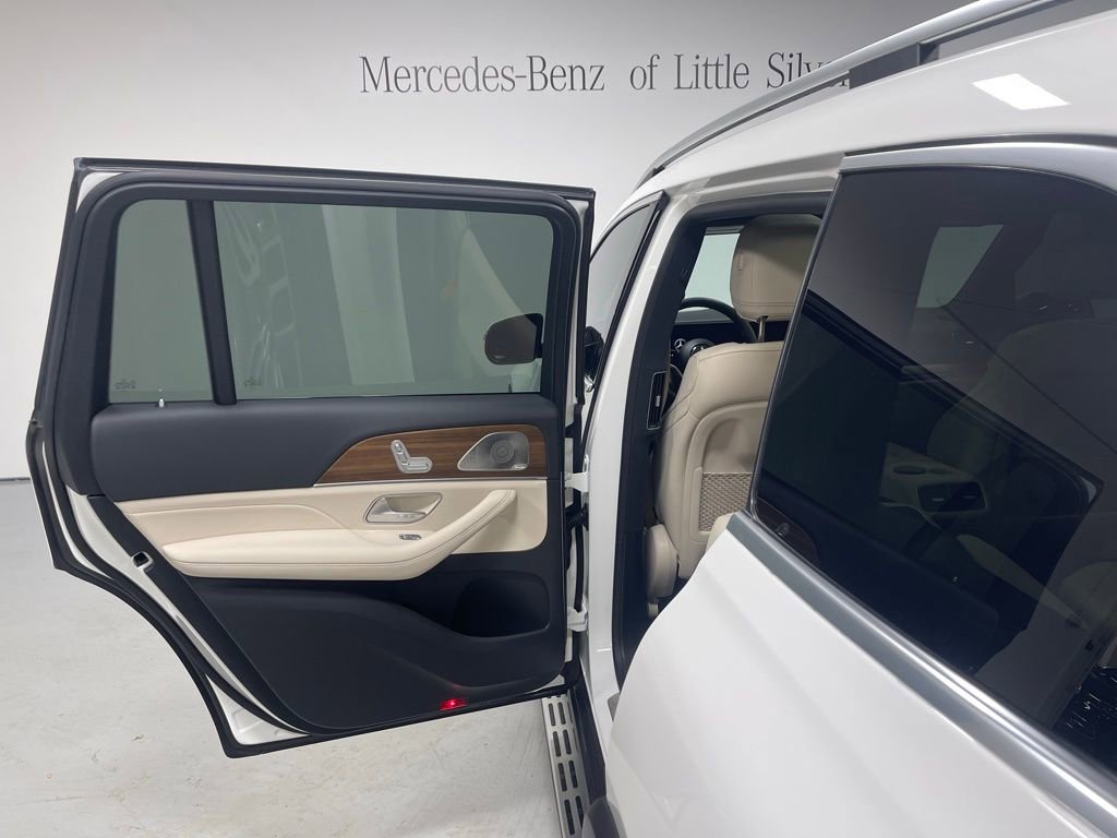 Used 2024 Mercedes-Benz GLS 450 4MATIC image 25