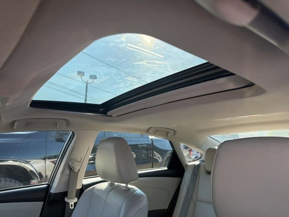 Used 2017 Toyota Avalon Limited image 20