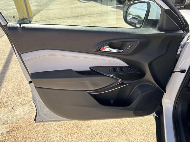 Used 2025 Chevrolet Trax LT w/ LT Convenience Package FWD image 41