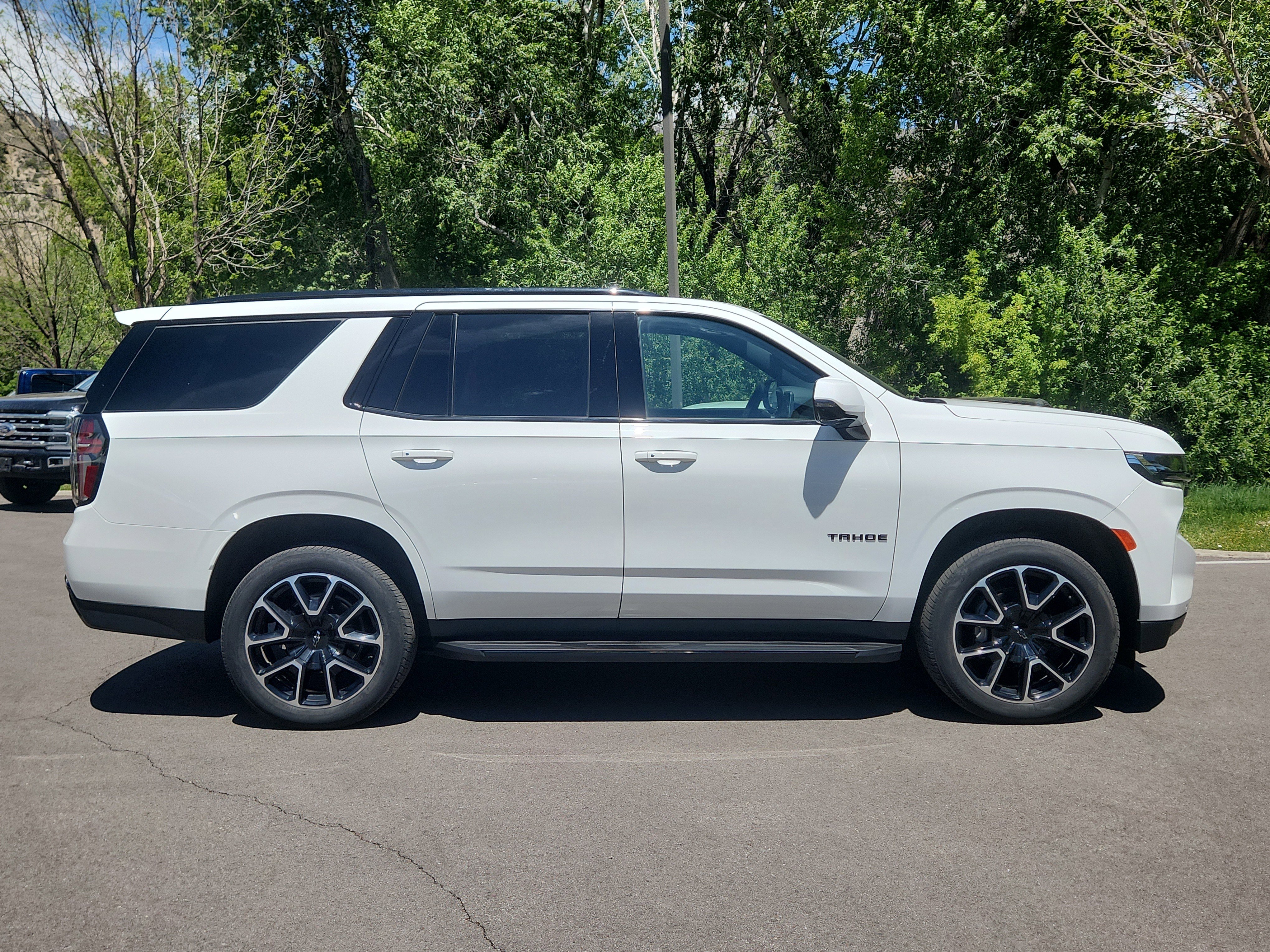 Used 2024 Chevrolet Tahoe RST w/ Luxury Package AWD/4WD image 2