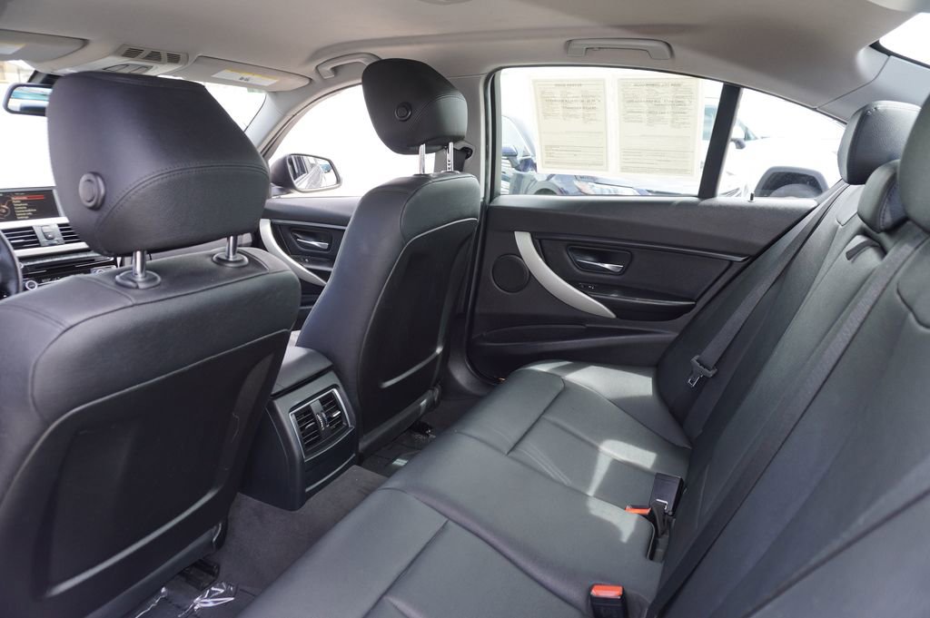 Used 2016 BMW 320i Sedan image 8