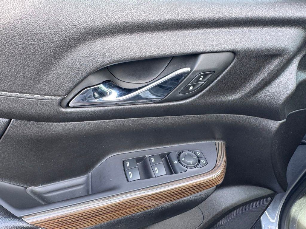 Used 2022 GMC Acadia SLE FWD image 21