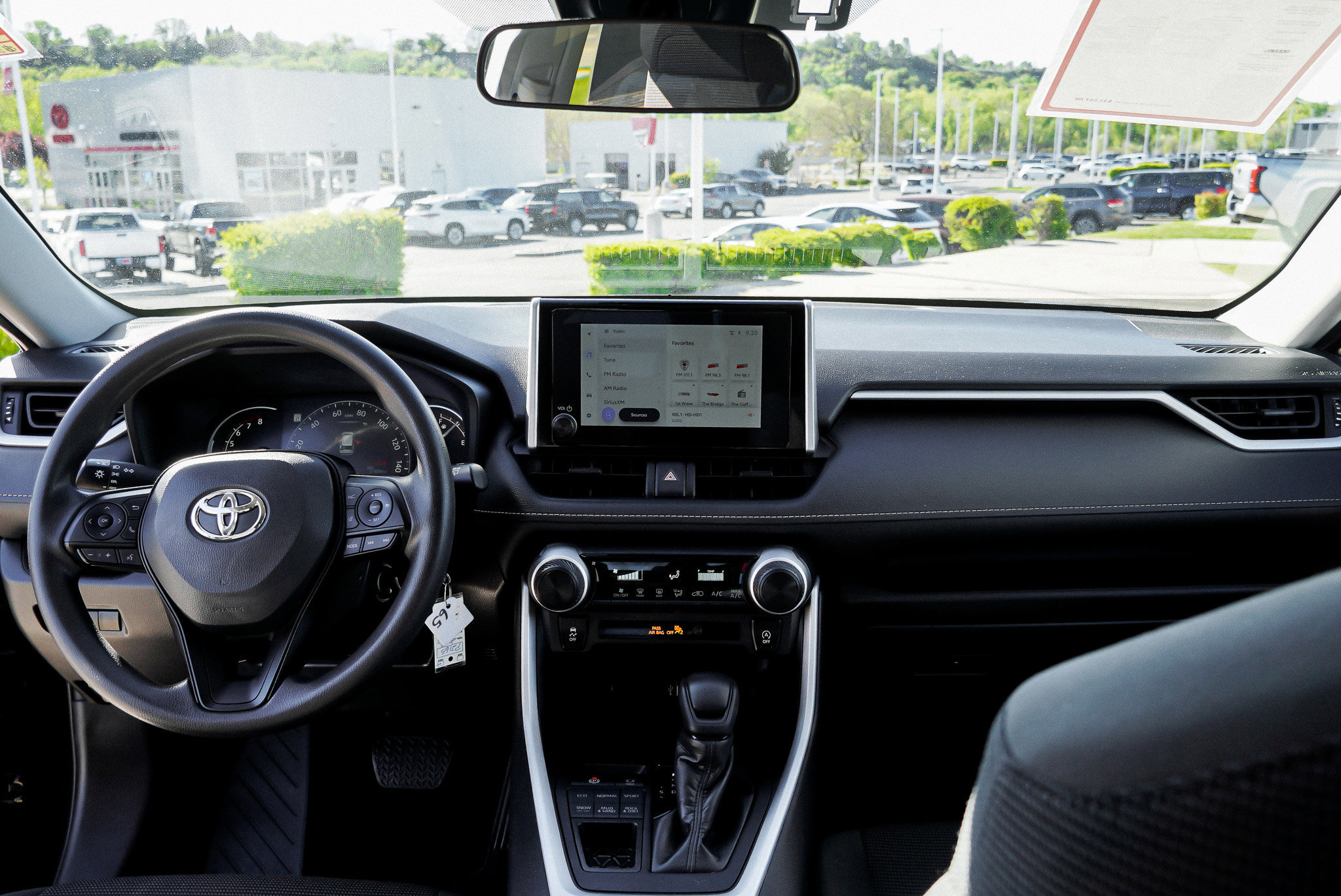 Certified 2024 Toyota RAV4 LE AWD/4WD image 29