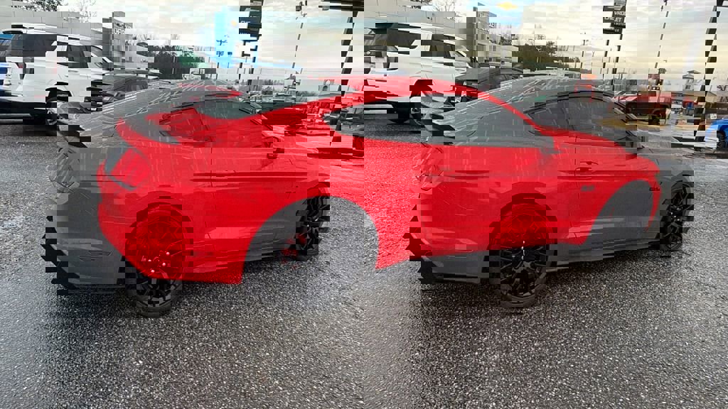 Used 2017 Ford Mustang GT image 5