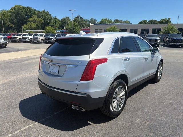 Used 2017 Cadillac XT5 Luxury w/ Driver Awareness Package FWD image 7