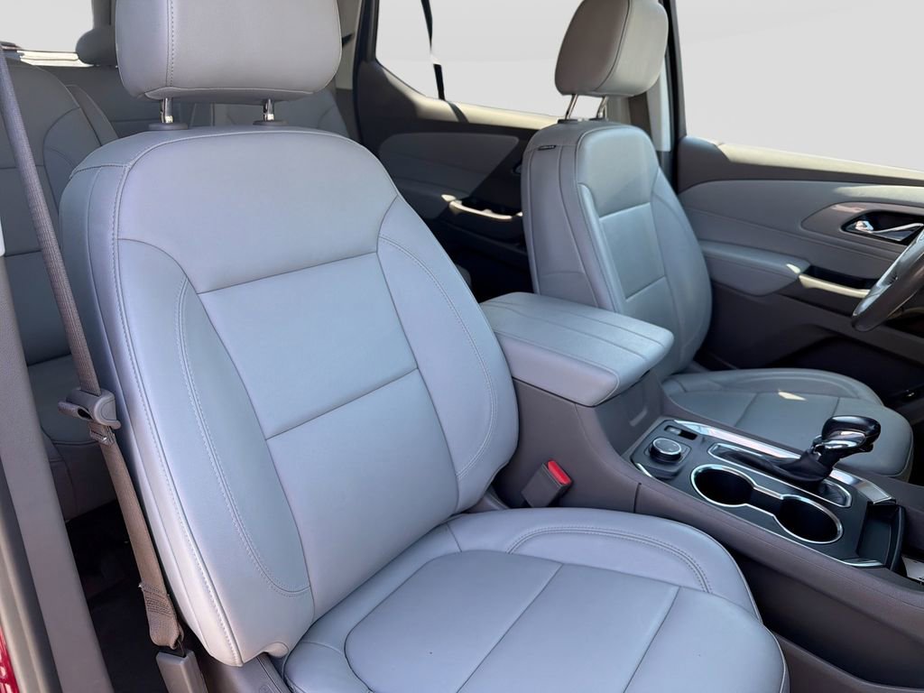 Used 2021 Chevrolet Traverse LT image 28