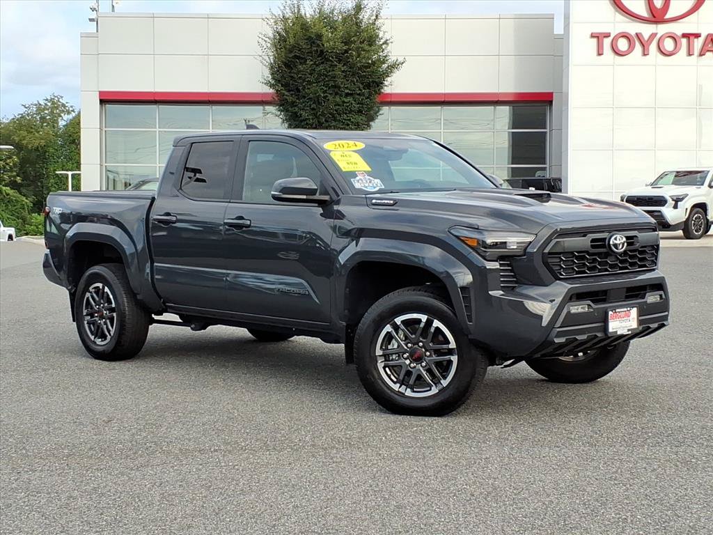 Used 2024 Toyota Tacoma TRD Sport w/ TRD Sport Upgrade Package AWD/4WD image 2