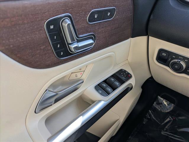 Used 2022 Mercedes-Benz GLB 250 image 18