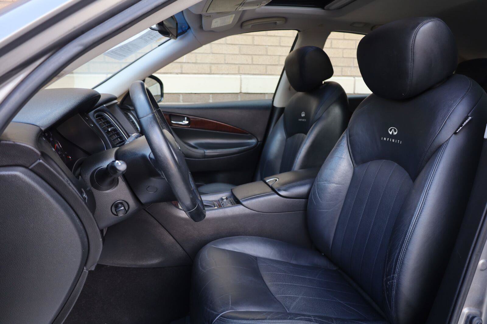 Used 2010 INFINITI EX35 Journey RWD image 18