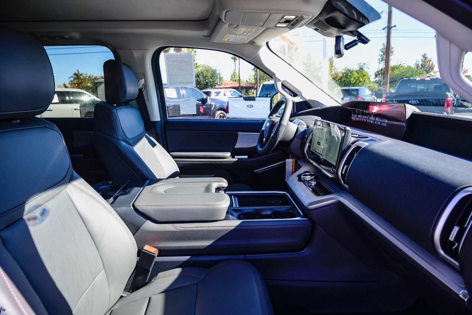 New 2025 Ford Expedition Max Active image 16