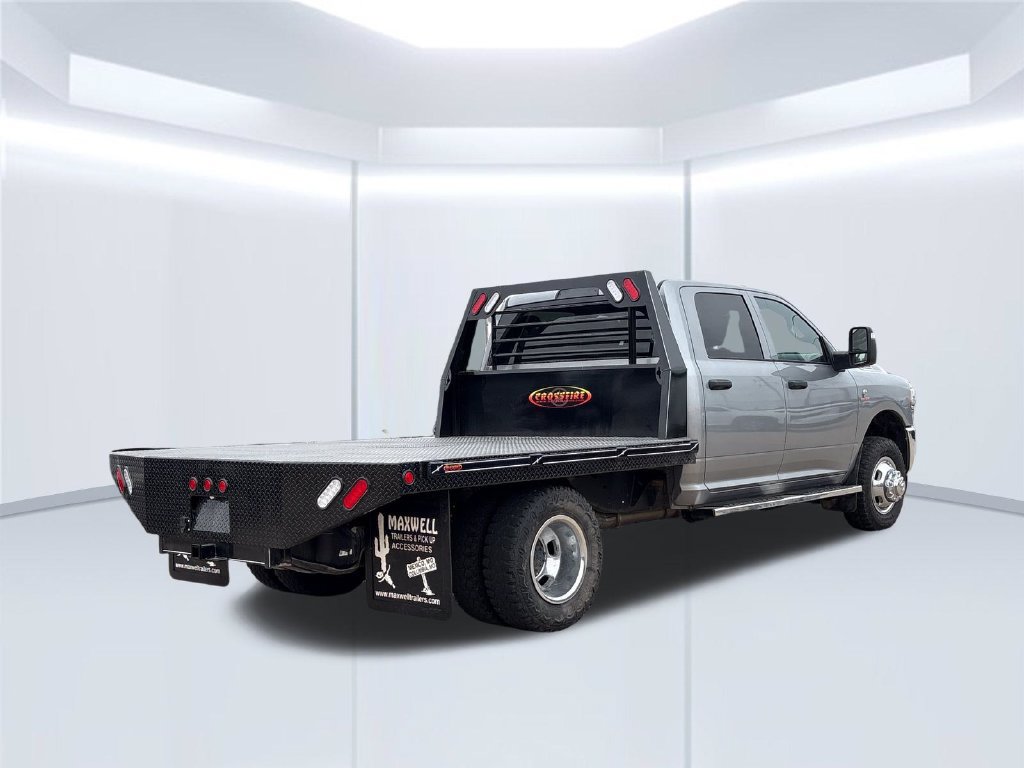 Used 2024 RAM 3500 Tradesman w/ Chrome Appearance Group AWD/4WD image 8