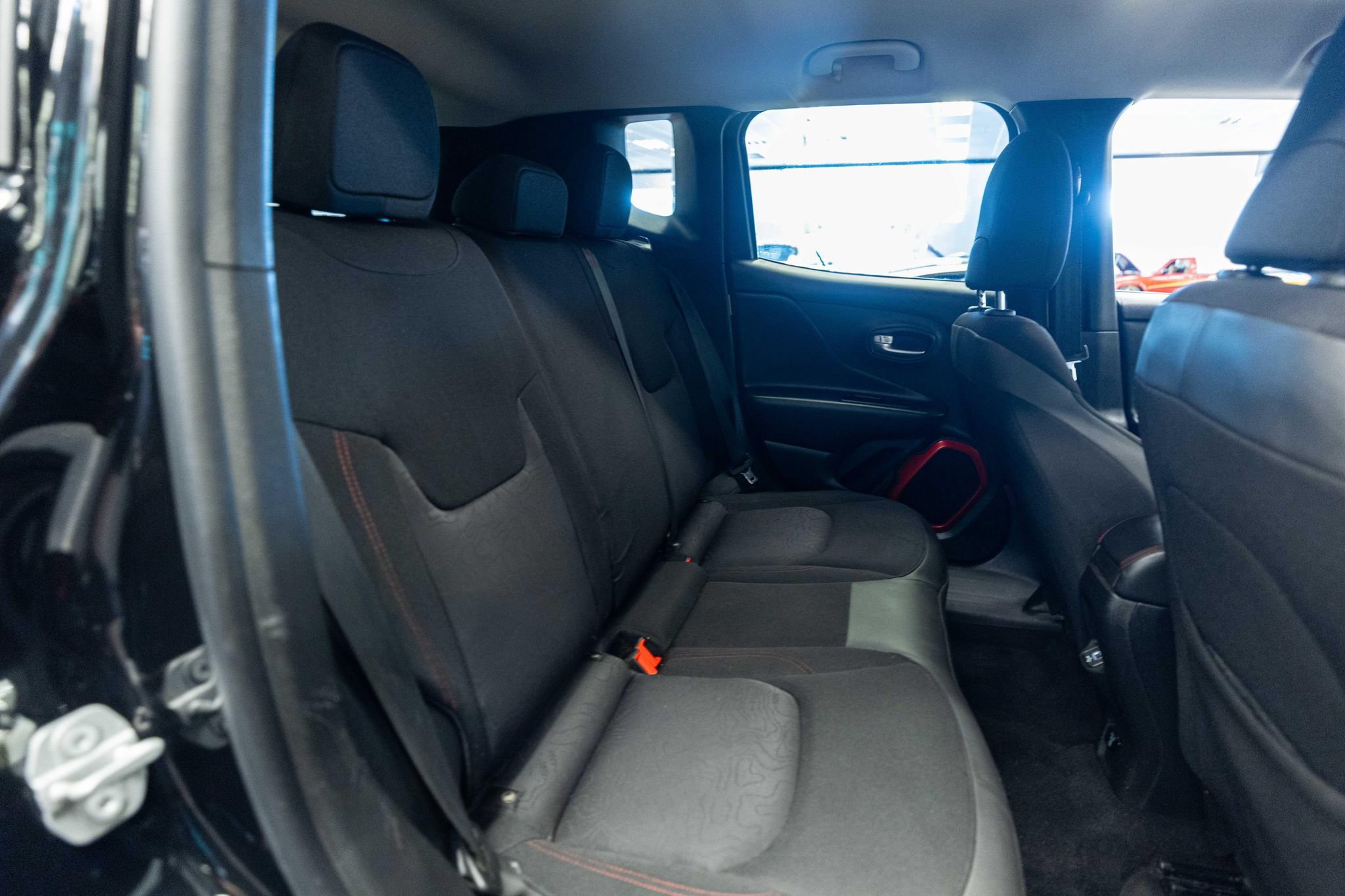 Used 2019 Jeep Renegade Trailhawk w/ Cold Weather Group II AWD/4WD image 13