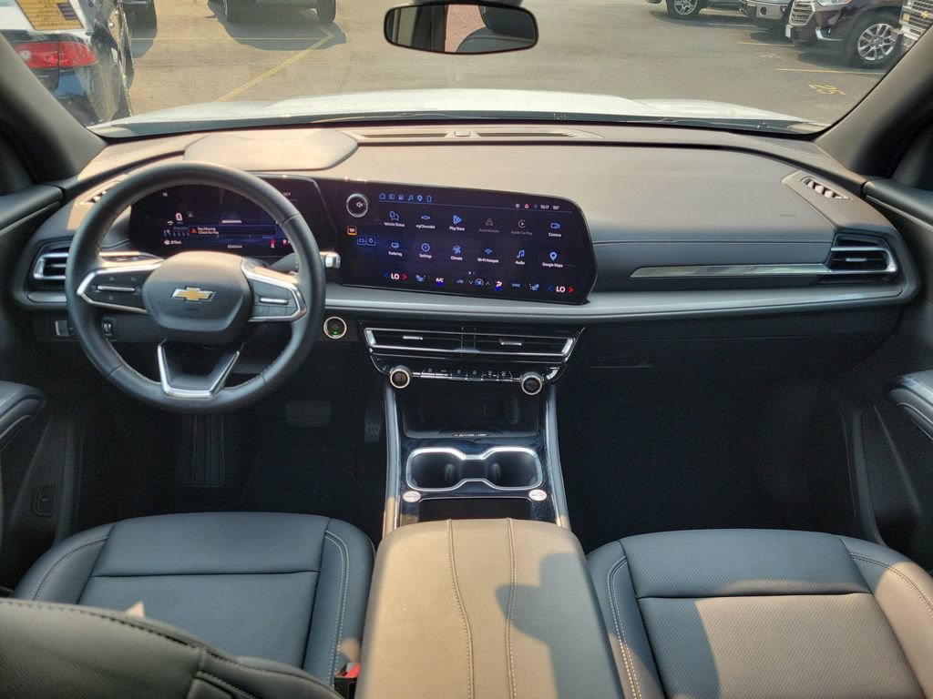 Used 2026 Chevrolet Traverse LT FWD image 13