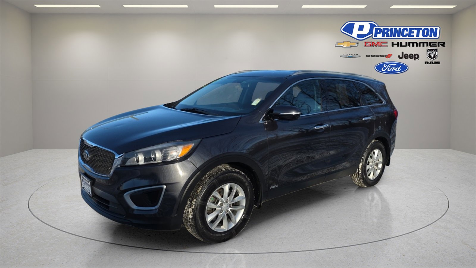 Used 2017 Kia Sorento LX w/ LX Convenience Package image 3