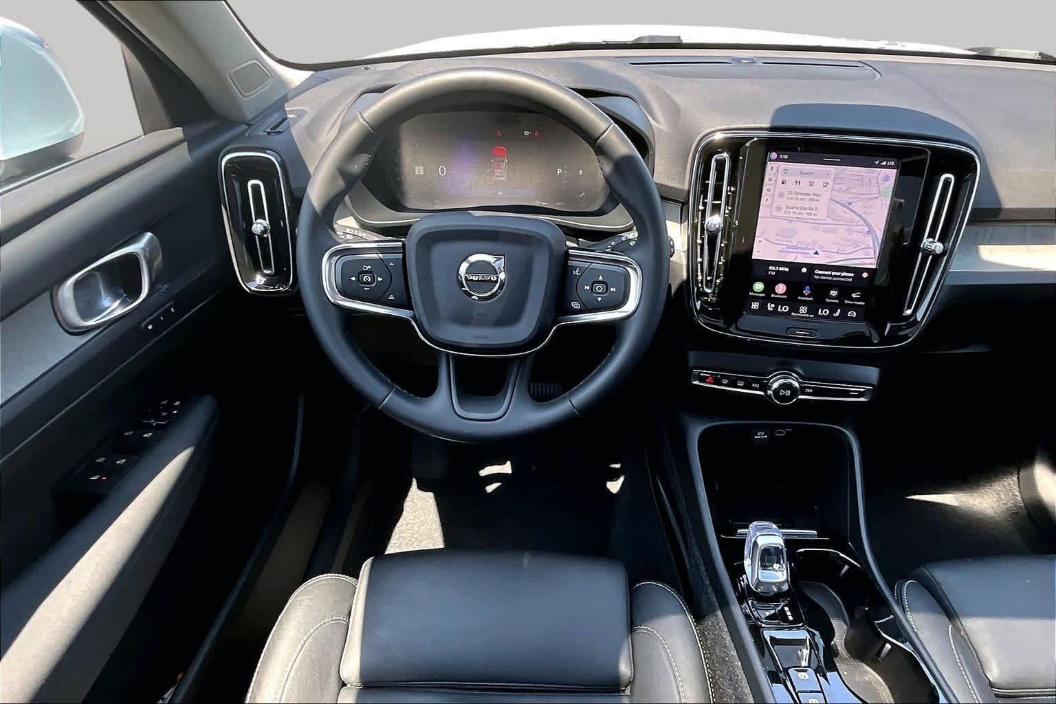 Used 2024 Volvo XC40 B5 Plus AWD/4WD image 6