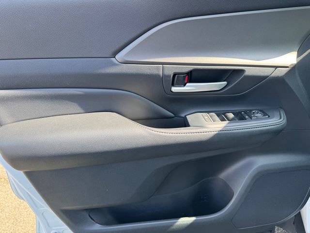 Used 2024 Toyota Grand Highlander FWD image 17