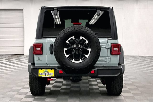 Used 2024 Jeep Wrangler Unlimited Rubicon w/ Dual Top Group AWD/4WD image 5