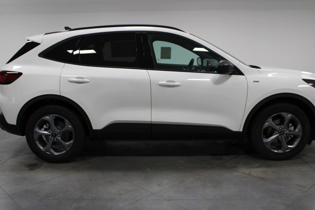 New 2025 Ford Escape ST-Line w/ Tech Pack #1 image 13